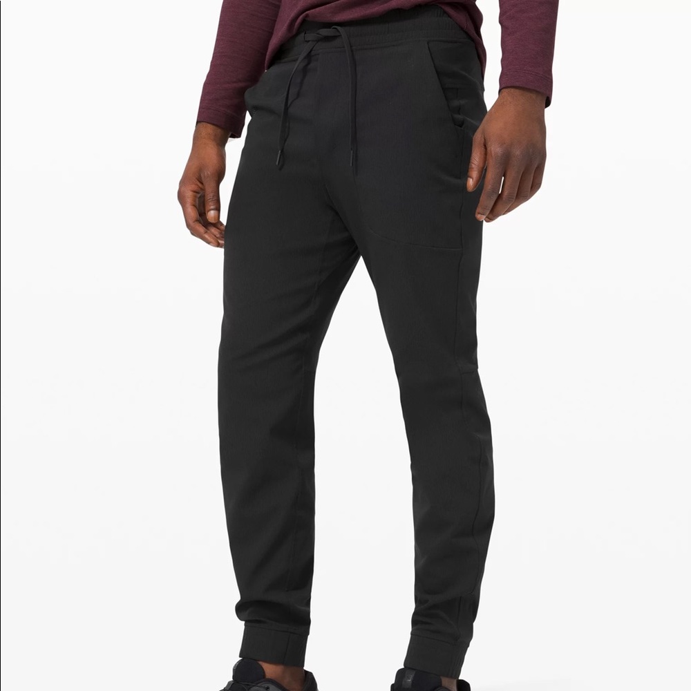 LULULEMON CLEARANCE 🚨 MEN’S ABC VENTLIGHT MESH JOGGERS SIZE M